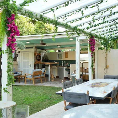 La Mascotte Villa *