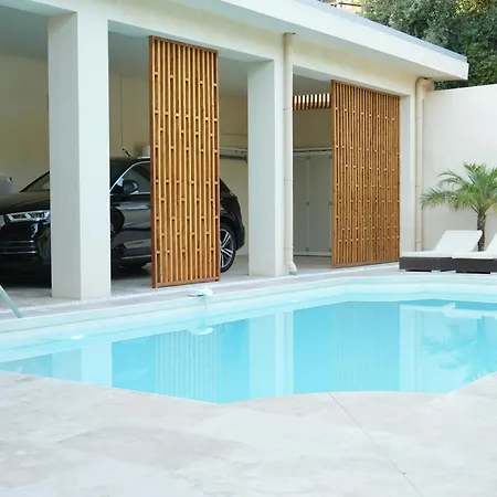 La Mascotte Villa *
