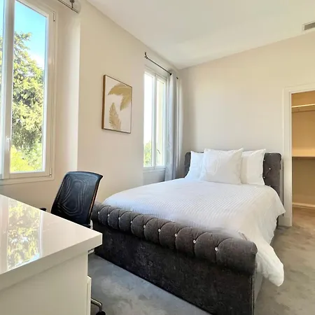 La Mascotte بوليو سور مير